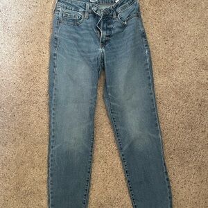 Old Navy Women's Skinny Jeans in Denim Blue